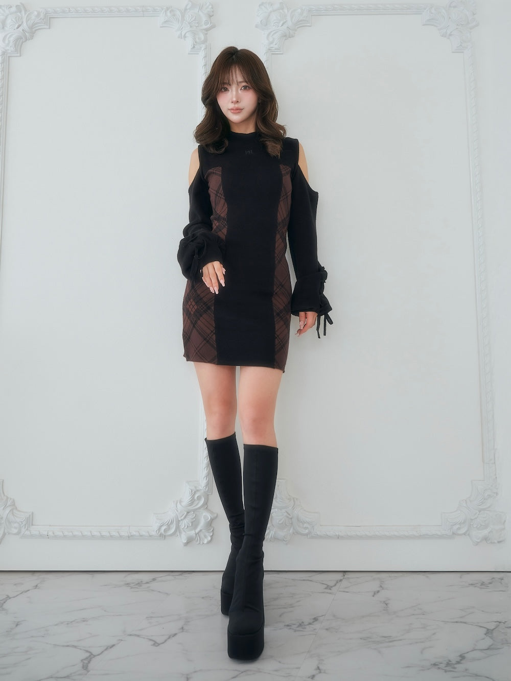 モデル：158cm（着用サイズ：FREE　着用カラー：BLK）