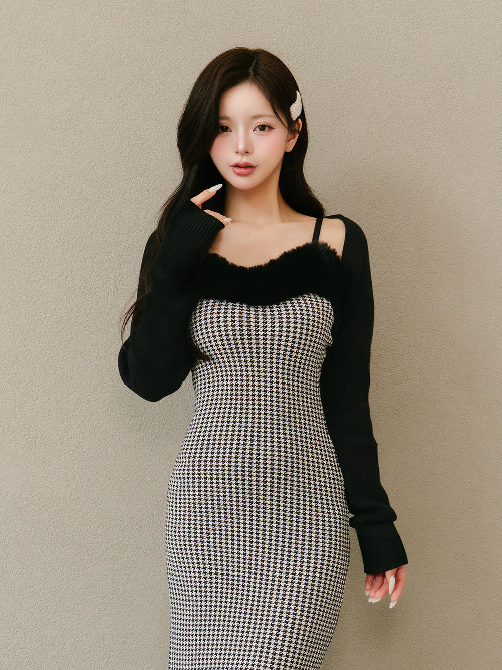 モデル：158cm（着用サイズ：FREE　着用カラー：BLK）