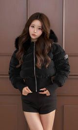 モデル：158cm（着用サイズ：S　着用カラー：BLK）