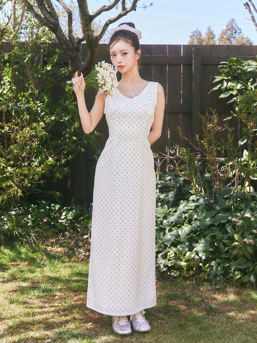 モデル：158cm（着用サイズ：FREE　着用カラー：WHT）