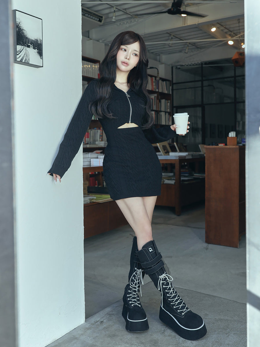 モデル：158cm（着用サイズ：FREE　着用カラー：BLK）