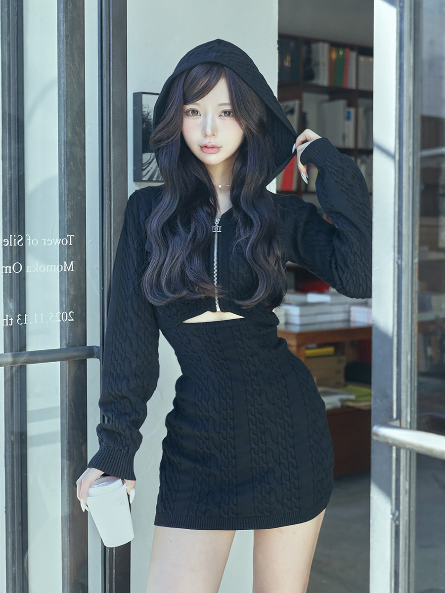 モデル：158cm（着用サイズ：FREE　着用カラー：BLK）