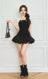 モデル：158cm（着用サイズ：FREE　着用カラー：BLK）