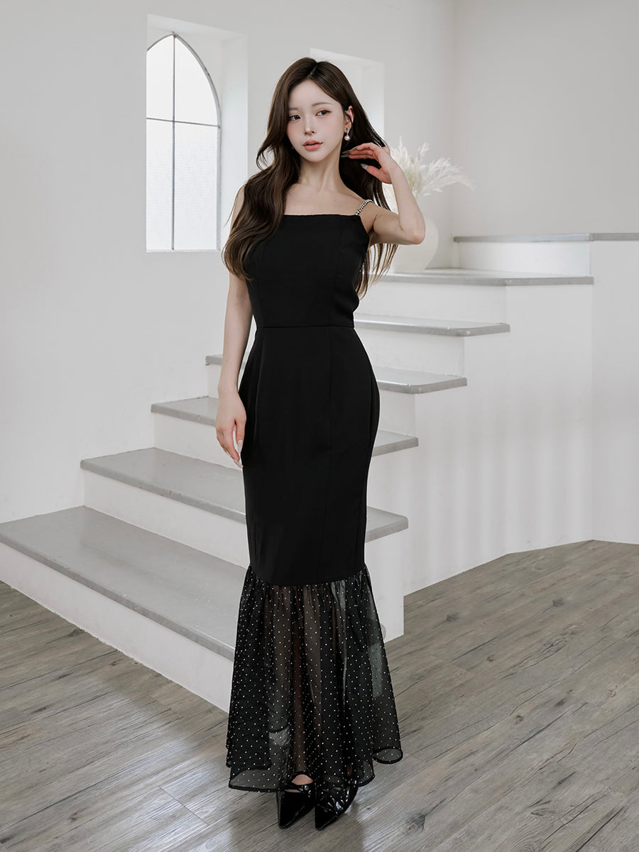 モデル：158cm（着用サイズ：FREE　着用カラー：BLK）