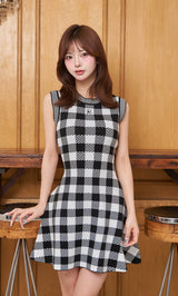モデル：158cm（着用サイズ：FREE　着用カラー：BLK）