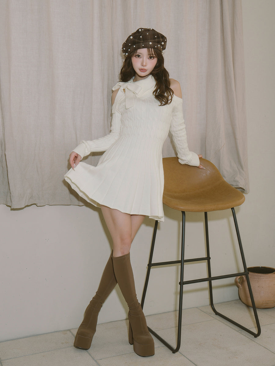 モデル：158cm（着用サイズ：FREE　着用カラー：IVO）