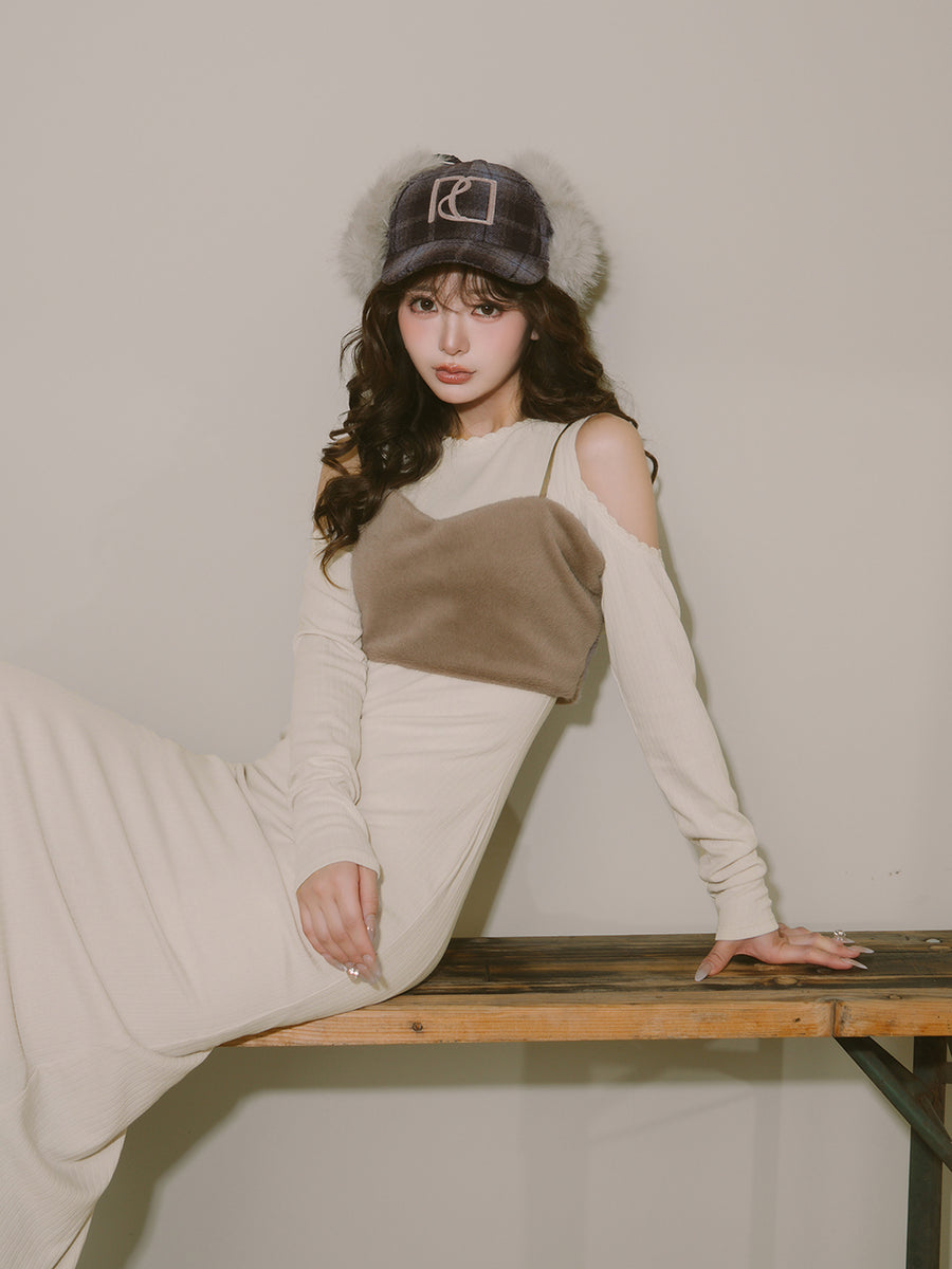 モデル：158cm（着用サイズ：FREE　着用カラー：IVO）