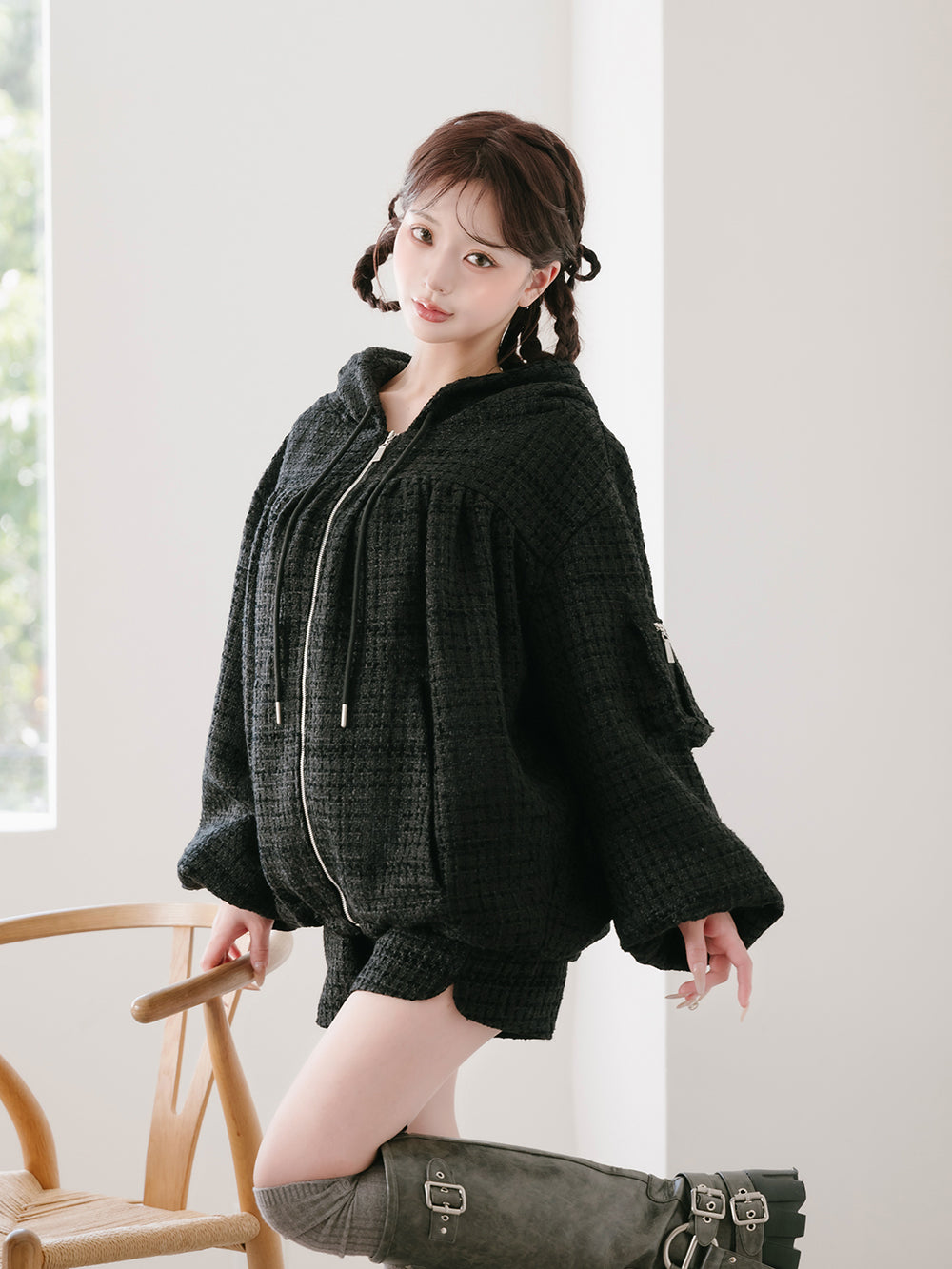 モデル：158cm（着用サイズ：FREE　着用カラー：BLK）