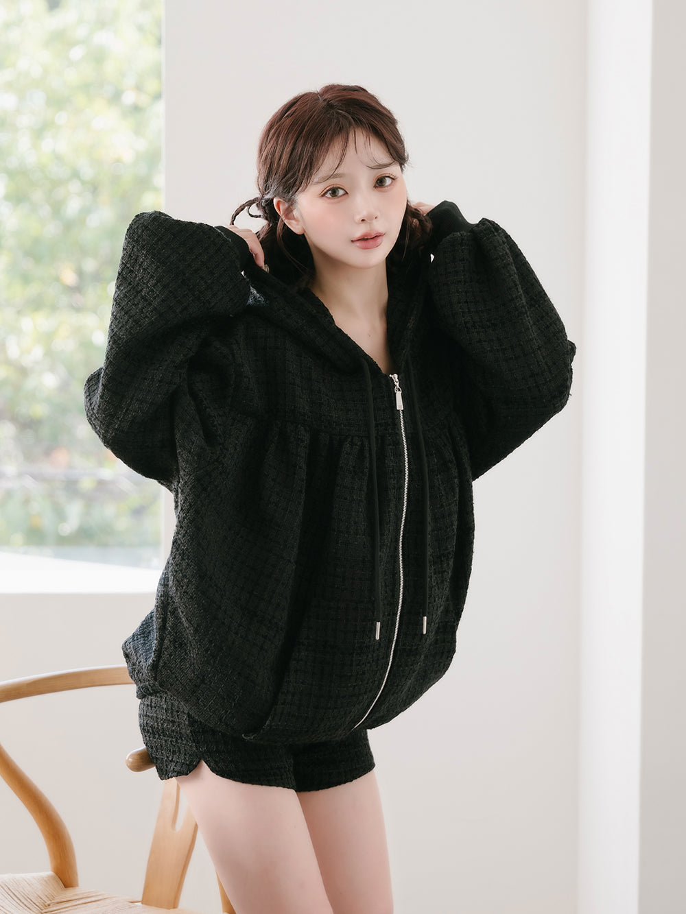モデル：158cm（着用サイズ：FREE　着用カラー：BLK）