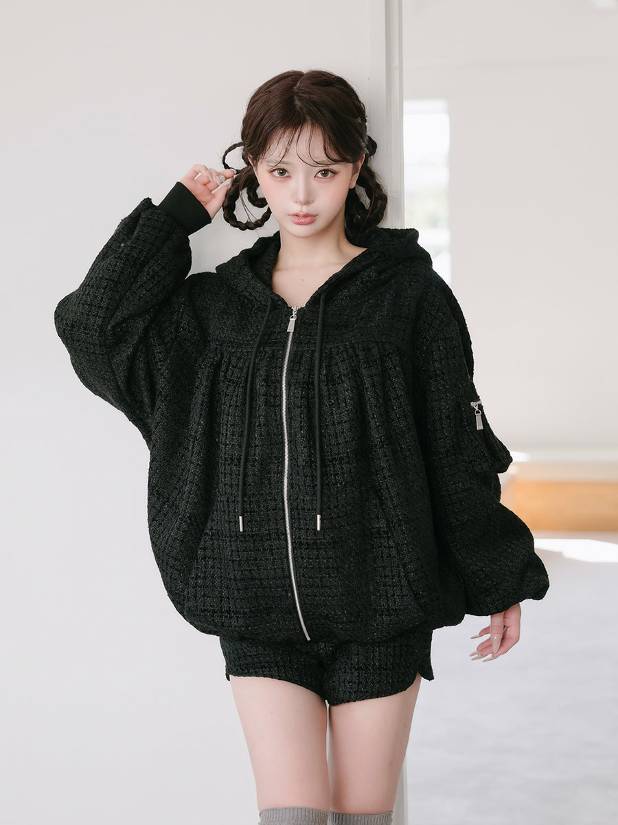 モデル：158cm（着用サイズ：FREE　着用カラー：BLK）