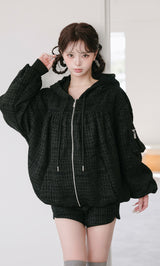 モデル：158cm（着用サイズ：FREE　着用カラー：BLK）