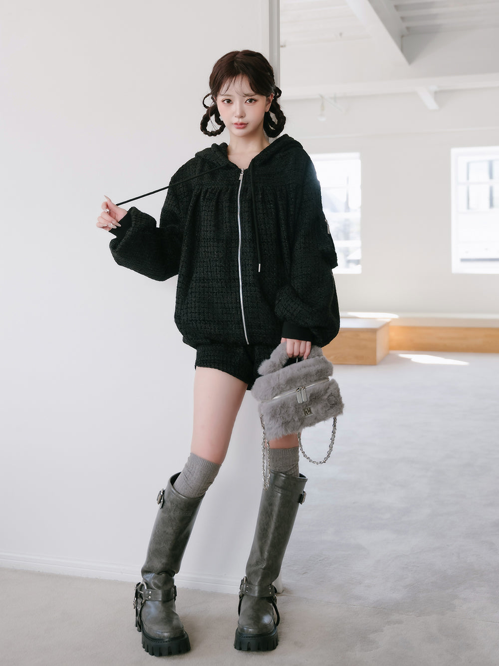 モデル：158cm（着用サイズ：FREE　着用カラー：BLK）