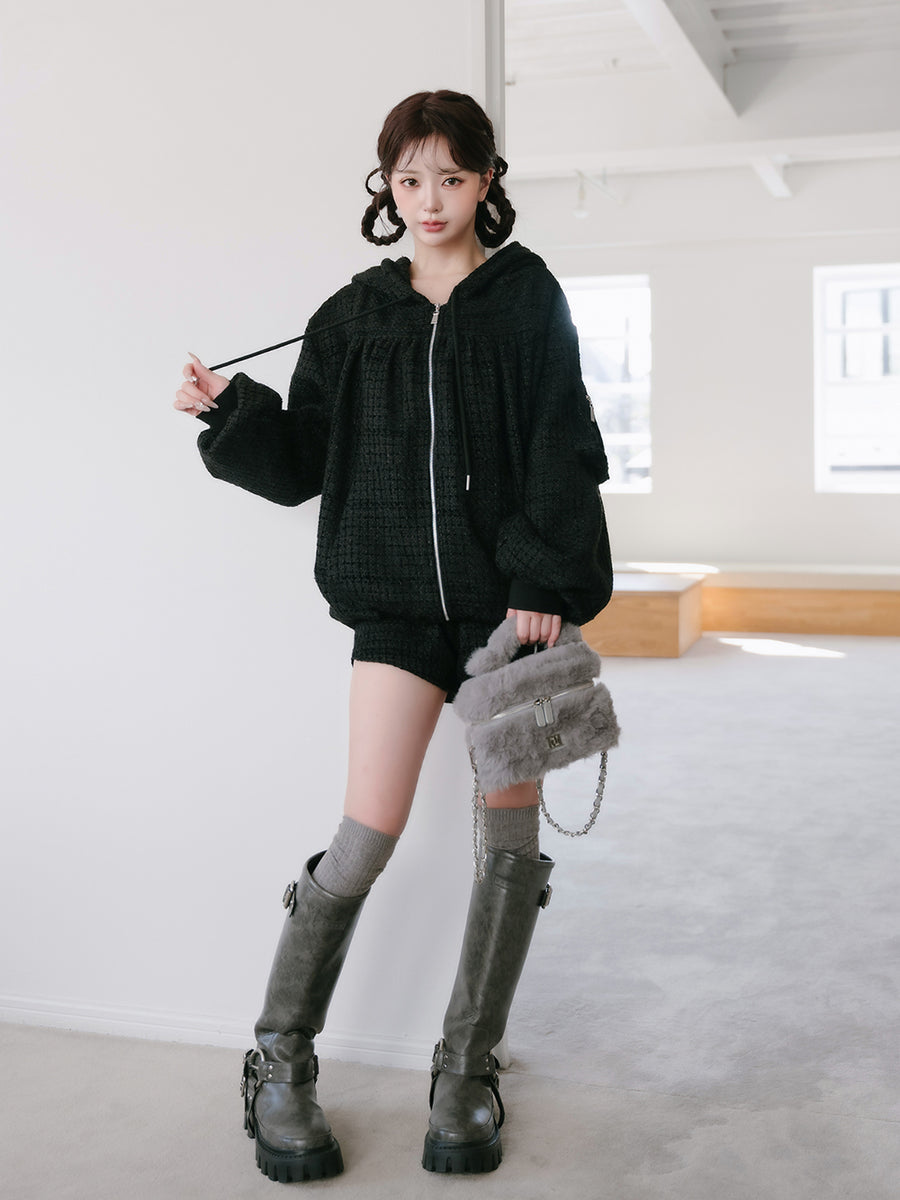 モデル：158cm（着用サイズ：FREE　着用カラー：BLK）