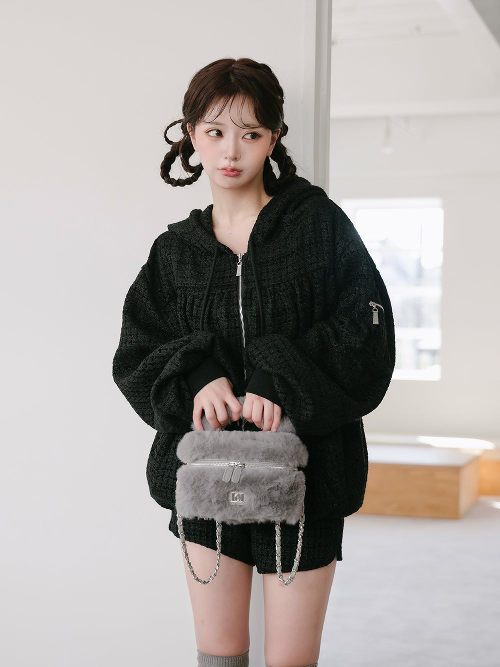 モデル：158cm（着用サイズ：FREE　着用カラー：BLK）