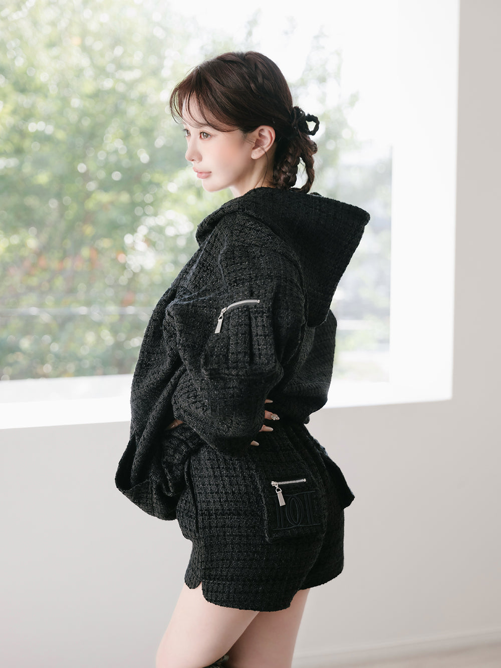 モデル：158cm（着用サイズ：FREE　着用カラー：BLK）
