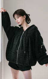 モデル：158cm（着用サイズ：FREE　着用カラー：BLK）