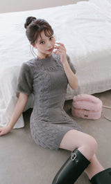 モデル：158cm（着用サイズ：FREE　着用カラー：GRY）
