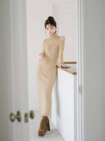 モデル：158cm（着用サイズ：FREE　着用カラー：BEG）