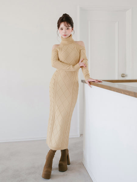Open-shoulder cable knit long dress