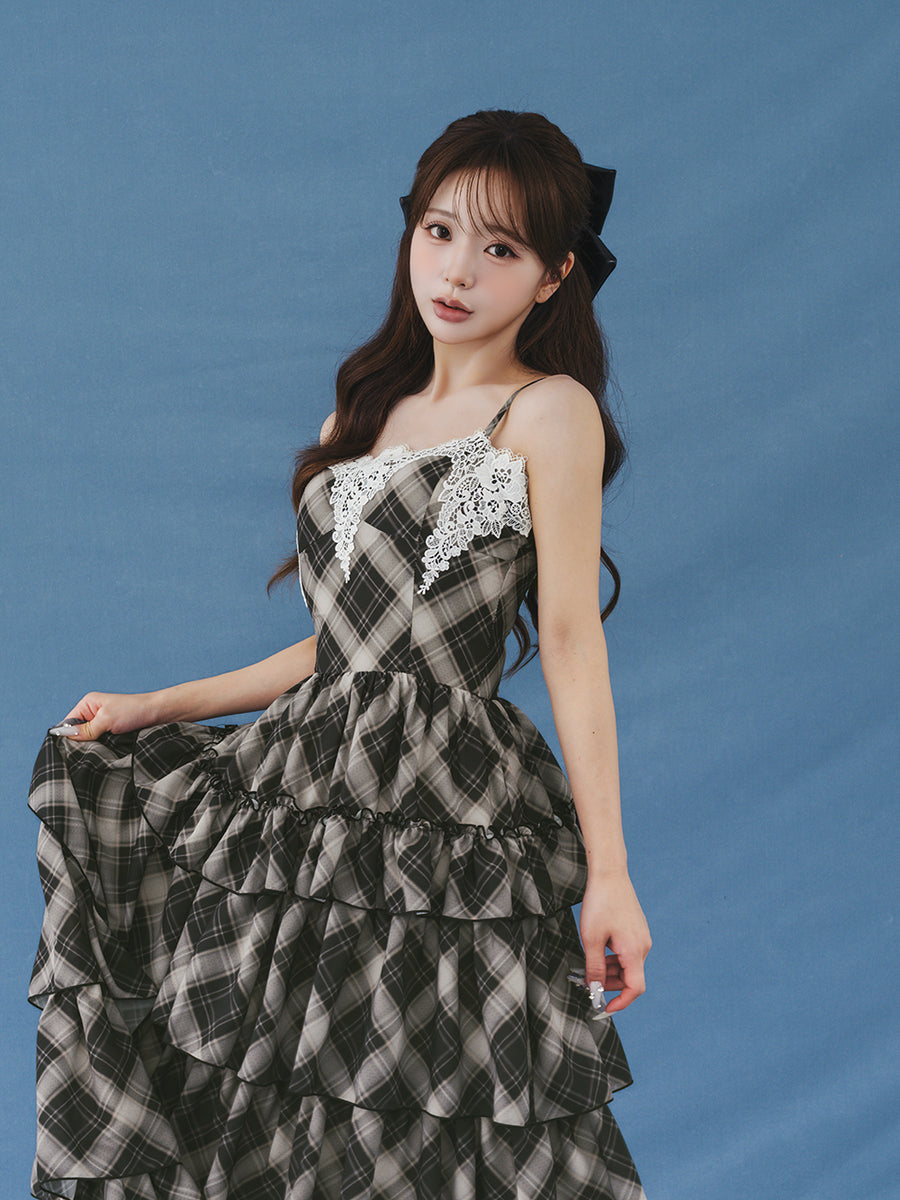 モデル：158cm（着用サイズ：FREE　着用カラー：BLK）