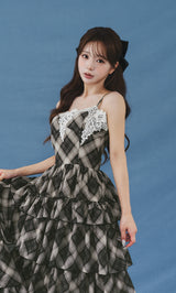 モデル：158cm（着用サイズ：FREE　着用カラー：BLK）
