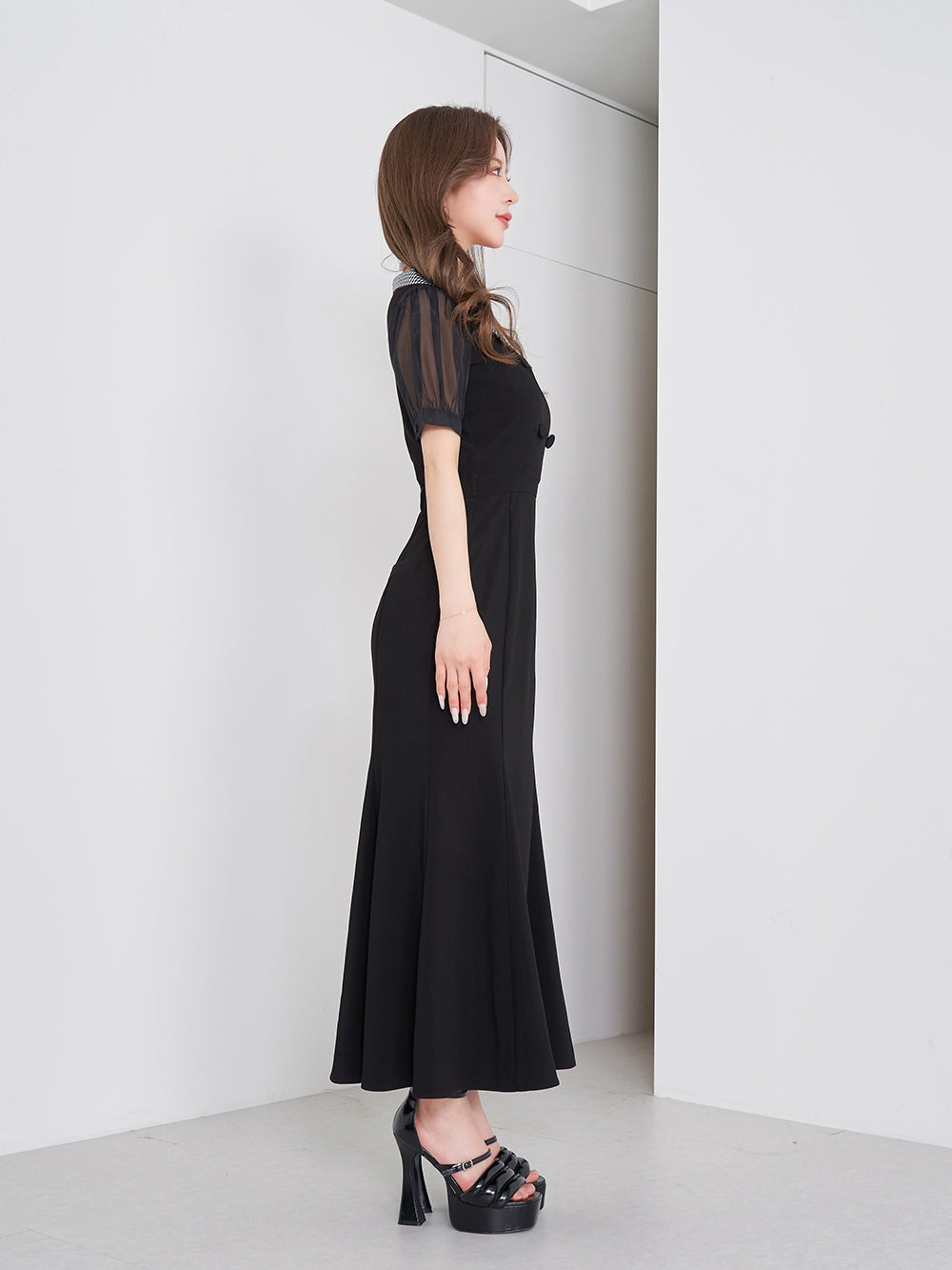 モデル：158cm（着用サイズ：FREE　着用カラー：BLK）