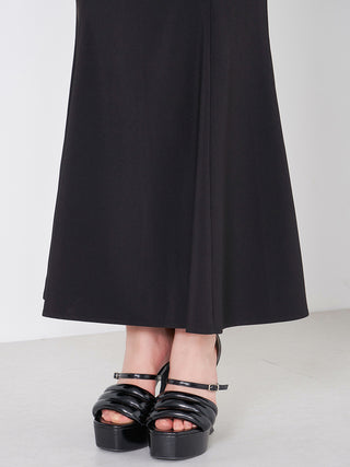 モデル：158cm（着用サイズ：FREE　着用カラー：BLK）