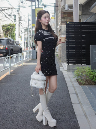 モデル：158cm（着用サイズ：FREE　着用カラー：BLK）