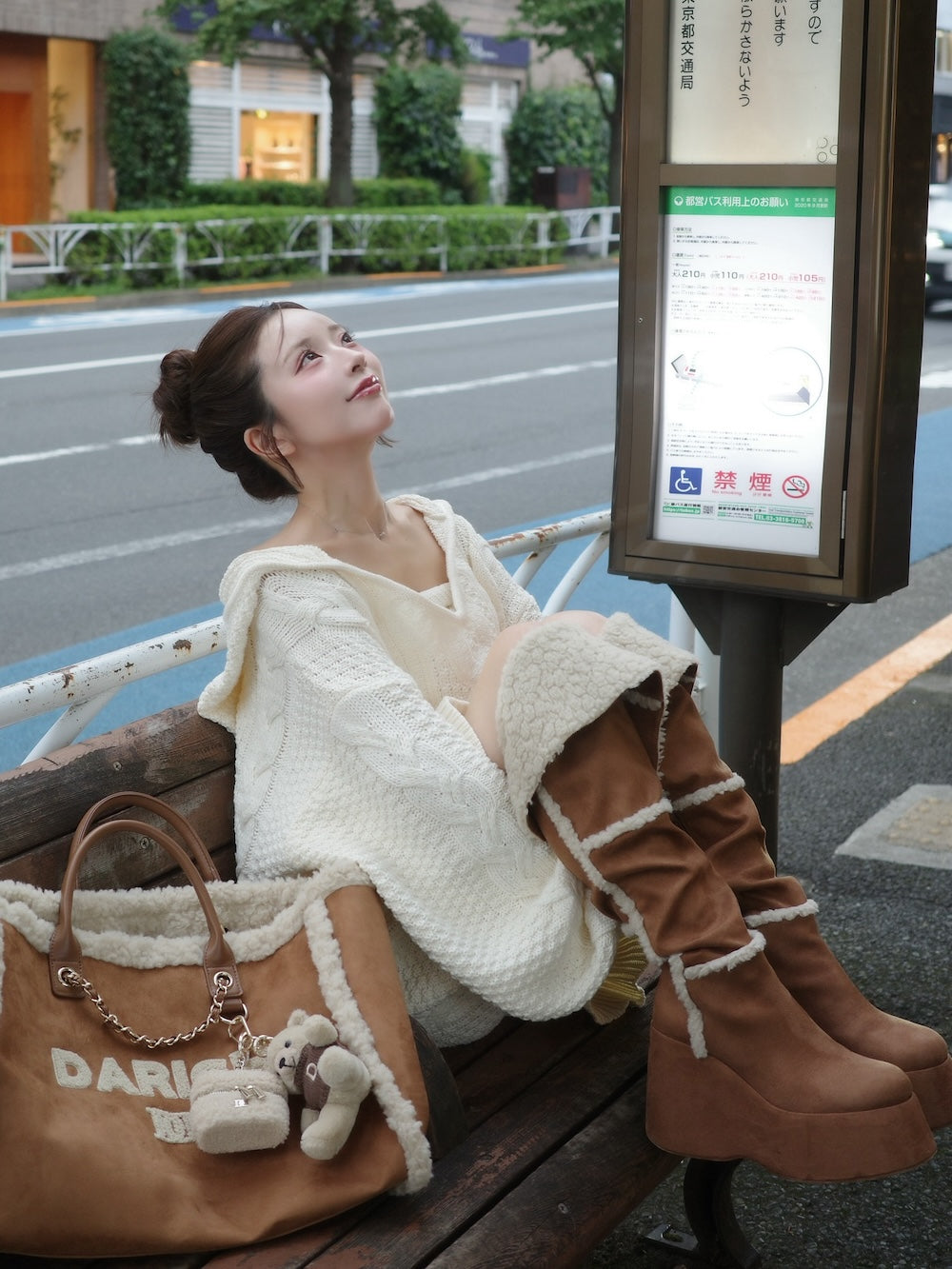 モデル：158cm（着用サイズ：FREE　着用カラー：IVO）