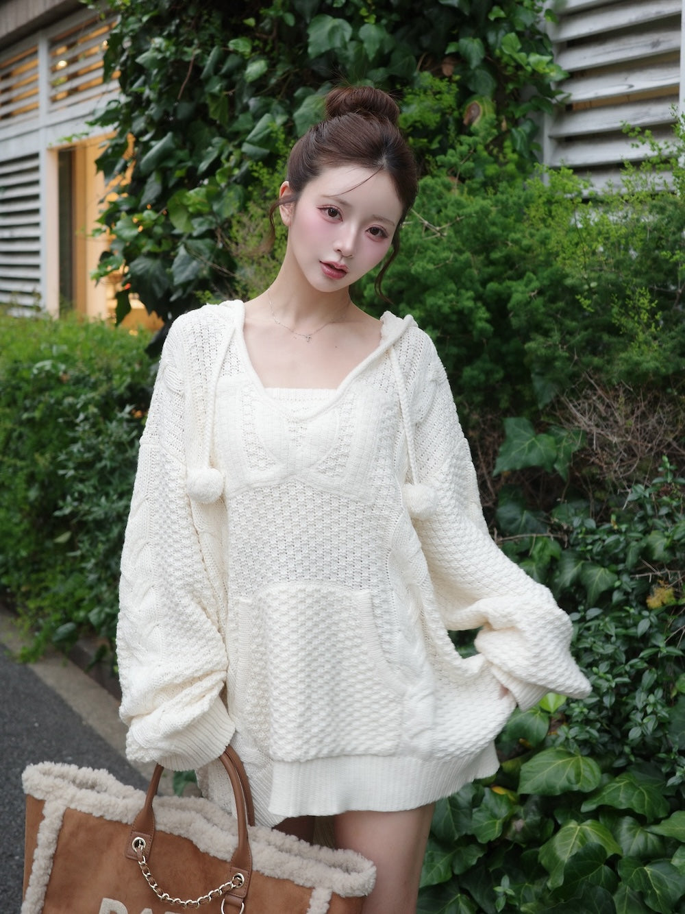 モデル：158cm（着用サイズ：FREE　着用カラー：IVO）