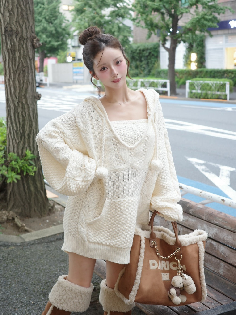 モデル：158cm（着用サイズ：FREE　着用カラー：IVO）