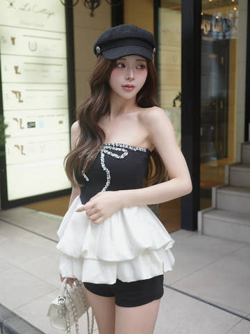 モデル：158cm（着用サイズ：FREE　着用カラー：BLK）