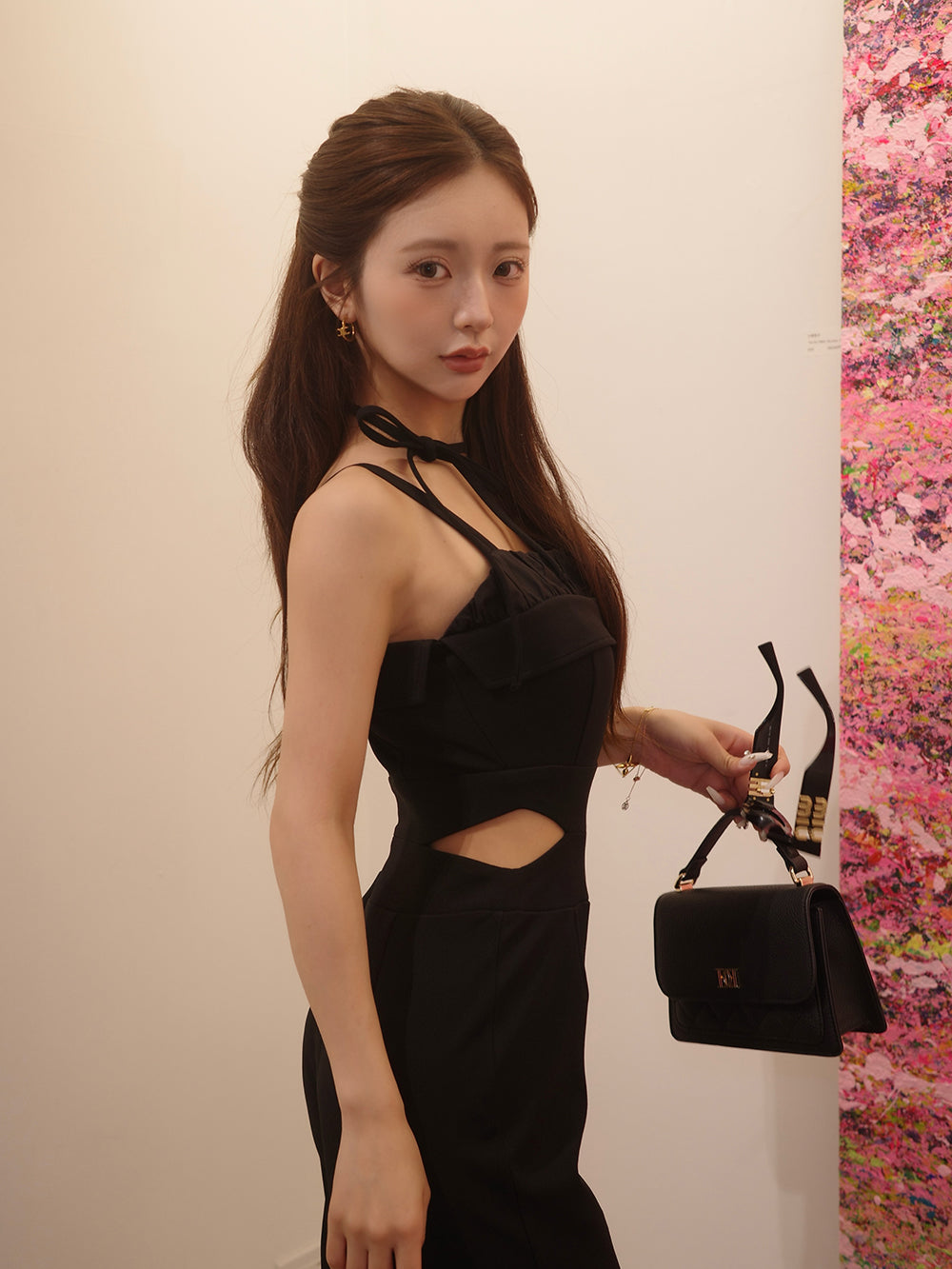 モデル：158cm（着用サイズ：FREE　着用カラー：BLK）