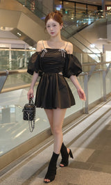モデル：158cm（着用サイズ：FREE　着用カラー：BLK）