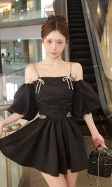 モデル：158cm（着用サイズ：FREE　着用カラー：BLK）