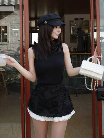 モデル：158cm（着用サイズ：FREE　着用カラー：BLK）
