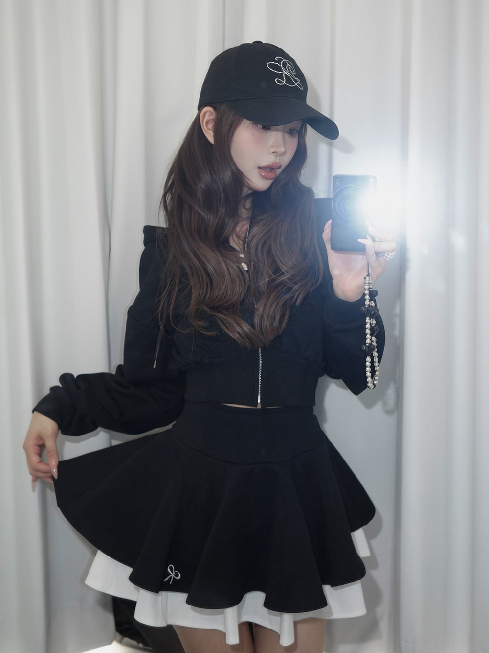モデル：158cm（着用サイズ：FREE　着用カラー：BLK）