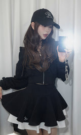 モデル：158cm（着用サイズ：FREE　着用カラー：BLK）