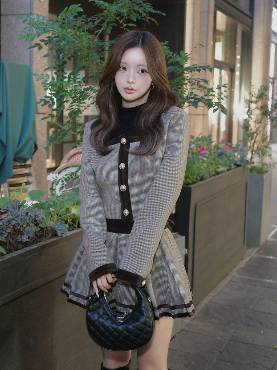 モデル：158cm（着用サイズ：S　着用カラー：BRN）
