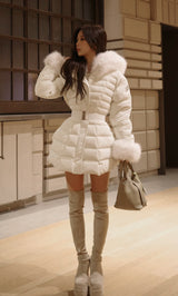 モデル：158cm（着用サイズ：S　着用カラー：WHT）