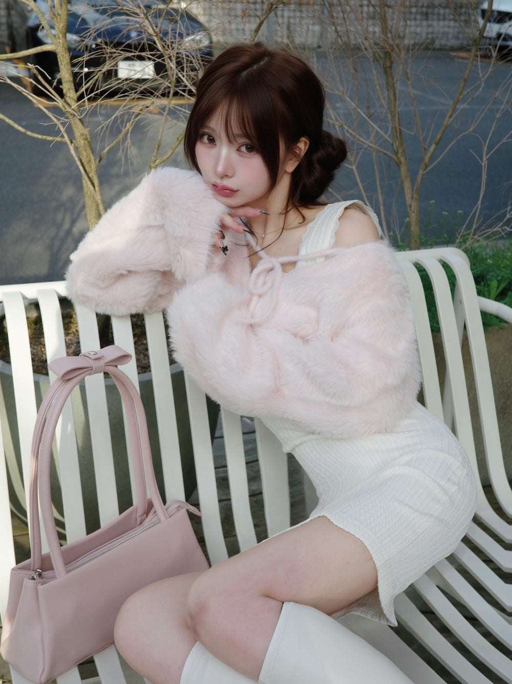 モデル：158cm（着用サイズ：FREE　着用カラー：IVO）