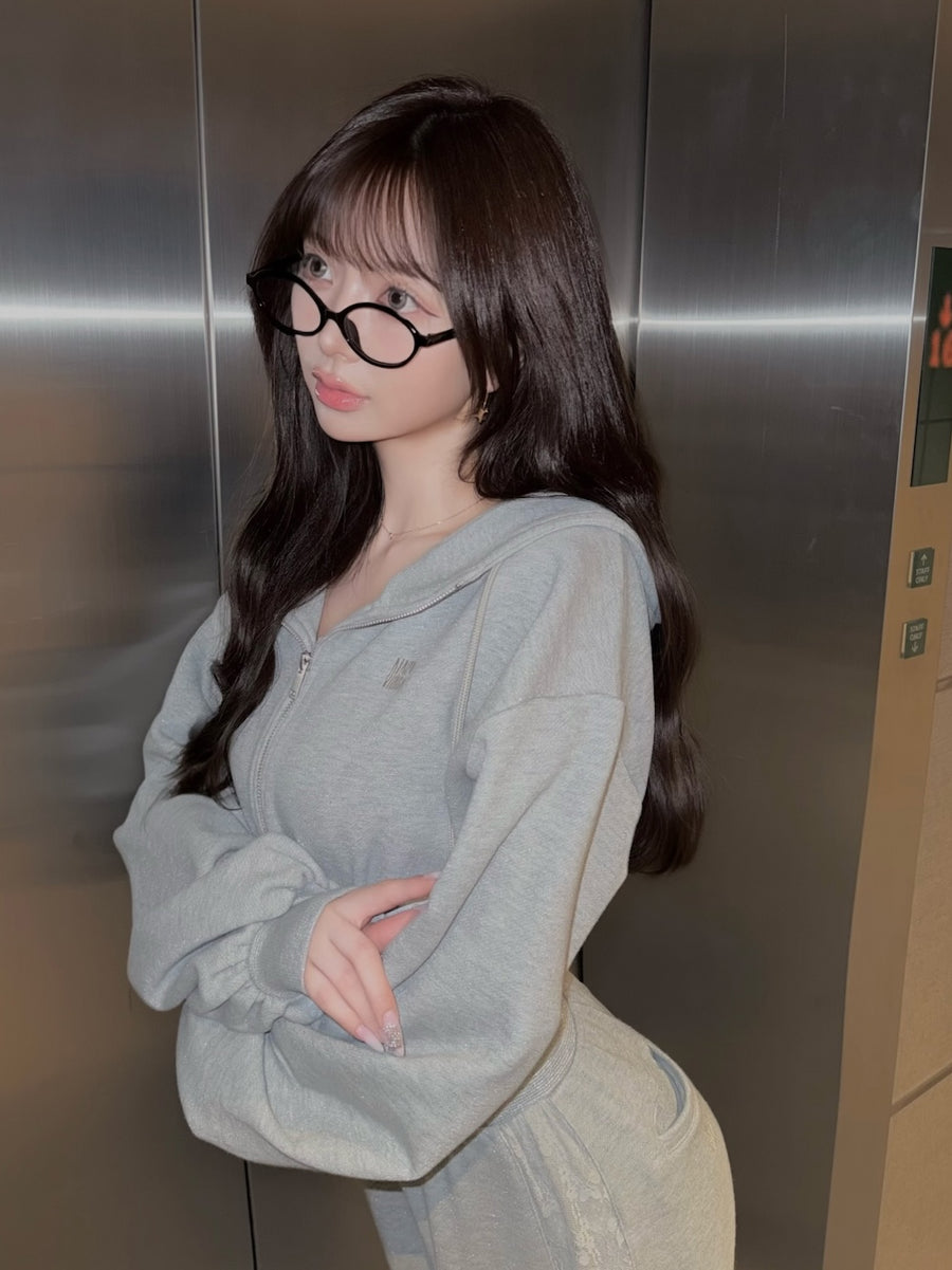 モデル：158cm（着用サイズ：FREE　着用カラー：GRY）