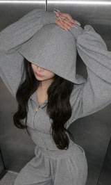 モデル：158cm（着用サイズ：FREE　着用カラー：GRY）