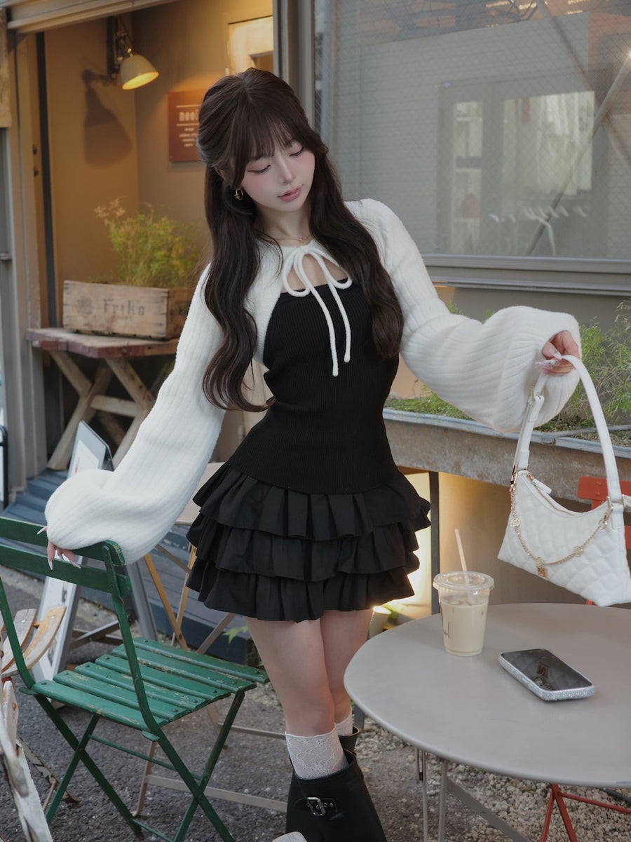 モデル：158cm（着用サイズ：FREE　着用カラー：BLK）