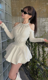 モデル：158cm（着用サイズ：FREE　着用カラー：IVO）