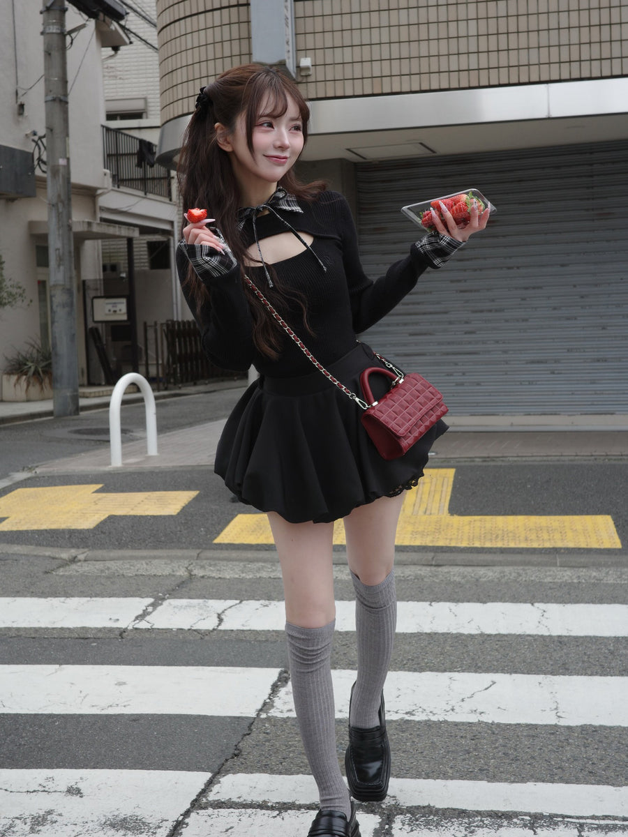 モデル：158cm（着用サイズ：FREE　着用カラー：BLK）