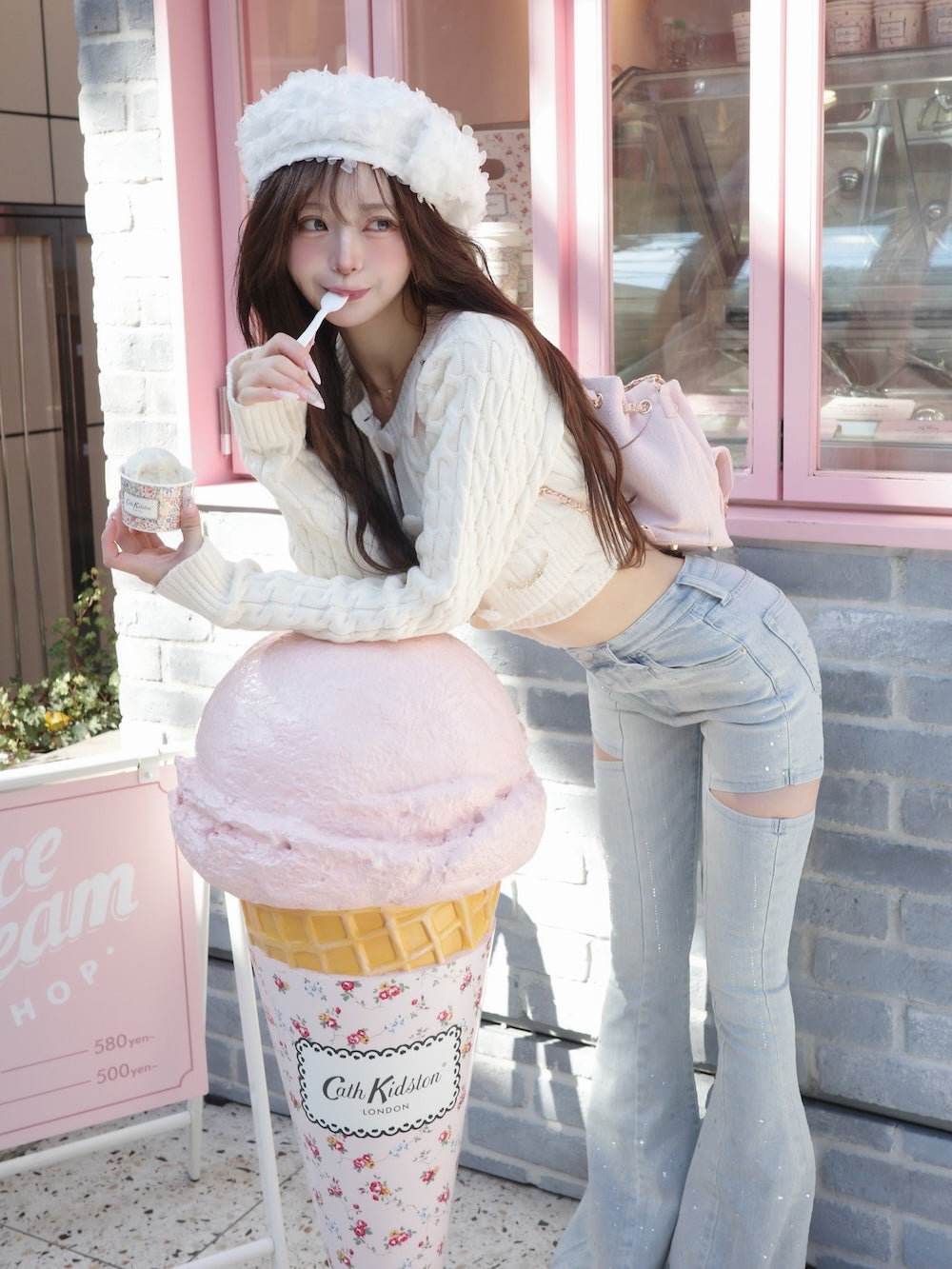 モデル：158cm（着用サイズ：M　着用カラー：I-BLU）