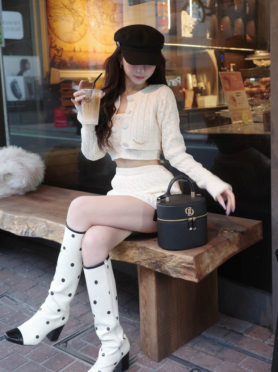 モデル：158cm（着用サイズ：FREE　着用カラー：IVO）