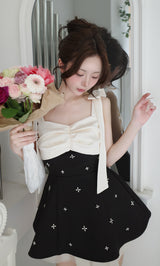 モデル：158cm（着用サイズ：FREE　着用カラー：BLK）