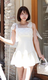 モデル：162cm（着用サイズ：FREE　着用カラー：IVO）
